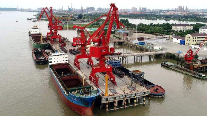 临湘概述露天料场港口封闭问题的实行方法